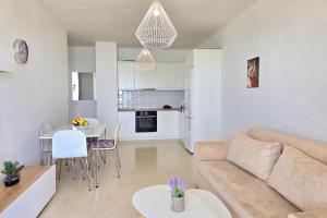Sea Vista Apartment 158 - Happy Rentals