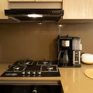 Sereno Stays 3BR Apartment with Mountain View and Beach Gear Included