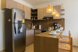 Sereno Stays 3BR Apartment with Mountain View and Beach Gear Included