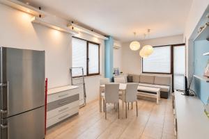 Central gem for 2 next to beach