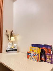 Modern 1BR with Pool near Greenfield Megamall & Edsa