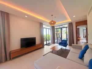Deluxe Villa Beach Front