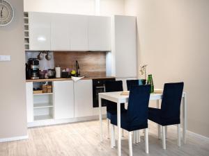 Apartment with air conditioning, pool, sauna