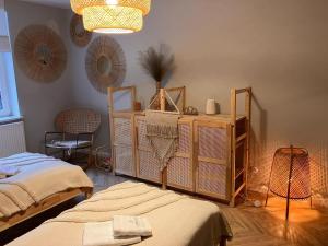 Comfortable Jacuzzi Apartment for 8 in Stezyca