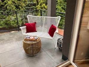 Comfortable Jacuzzi Apartment for 8 in Stezyca