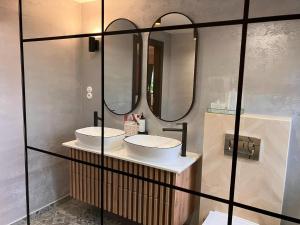 Comfortable Jacuzzi Apartment for 8 in Stezyca
