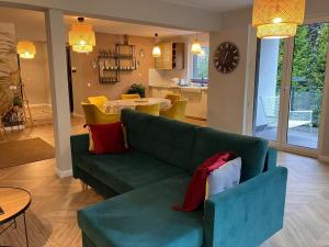 Comfortable Jacuzzi Apartment for 8 in Stezyca