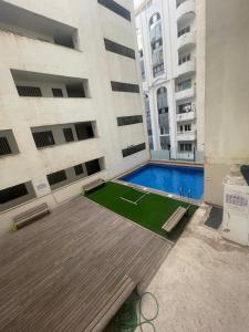 1CH & Salon-in front of beach-fibre-TNG