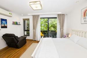 3T Home Ecopark - 4BR Apartment Family Re& Green View