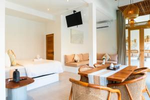 Cozy Apartment with Shared Pool in Berawa Canggu