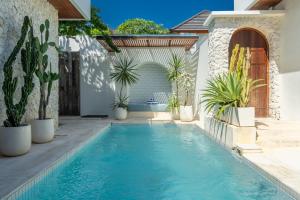 Casa Libra - Chic 2BR Villa with Private Pool and Rooftop in Pererenan
