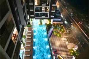Tayastay - Pool View - 2BR Apt - Near VSIP & Mall - Thuan An center