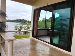 Seabreezy Away Resort