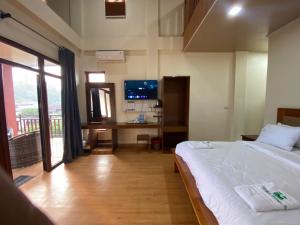 Toba Village Inn