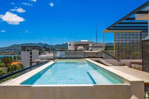 Private Plunge Pool Condo wCar. Steps to Beach