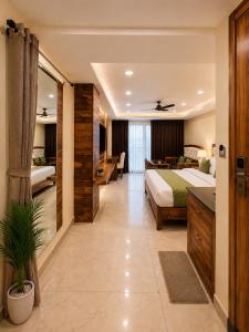The Grand Elora A Luxury Stay with Swimming pool & Parking