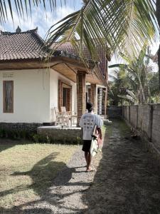 THE NYAMO surfschool & stay