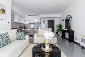 1-Bedroom Apartment with Nairobi National Park Views