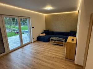 Przytulny apartament z sauną w Biernatkach Dębiecka 15 by Heyrent