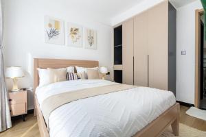 1-Bedroom Apartment with Nairobi National Park Views