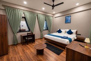 FabHotels Zorvique Grand