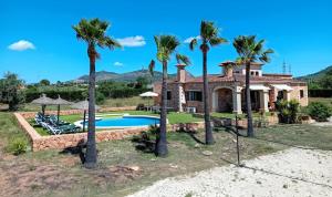 Gran finca rústica con piscina y AC 10 pers