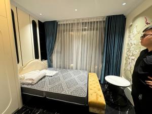 Aura Hotel