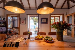 Casa das Flores Funchal - Your Charming Home with Local Secrets