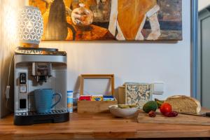 Casa das Flores Funchal - Your Charming Home with Local Secrets