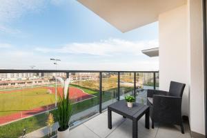 Heweliusza 8 Harmony Apartment by BookingHost