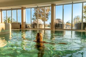 Hotel Golden Lake Resort