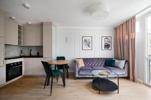 Krochmalna Glamour Apartment by BookingHost