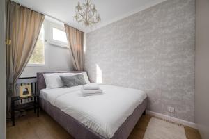 Krochmalna Glamour Apartment by BookingHost