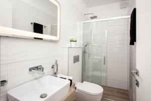 Spacious Apartment in Trogir with Parking