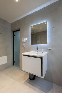 DADA Art Gallery - Hotel