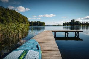 Dobra Wola Dobra Chata - domek z balią w naturze by Nestri