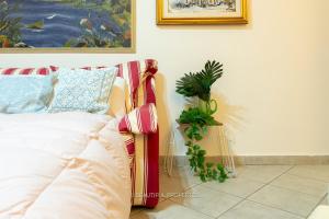 Cozy Refuge - Patio- 2 minute walk to the sea