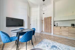 Wałowa Modern Apartment in the Centre, Access to the Gym by Noclegi Renters