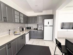 Art Villa Sapanca, Modern Villa with Heated Pool