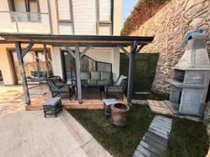 Art Villa Sapanca, Modern Villa with Heated Pool