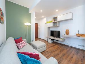 I-Host - Bright 2-Bedroom, Balcony, Sleeps 6