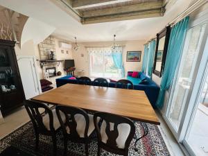 Evalacati-Villa Palma-Warm and Cozy Alaçatı Home for Winter, Fireplace, Fiber Wi-Fi