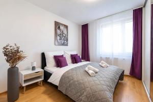 Spacious Family Apartment for 6 - Lift & Balcony