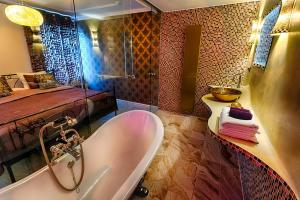 Chateau Nightingales