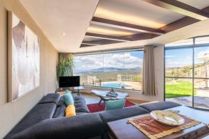 Tulia Complex Listings