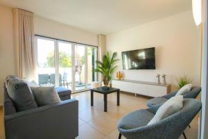 Villa Calypso - Moradia Espaçosa com Jacuzzi - Perto da Praia - Wi-Fi Gratuito