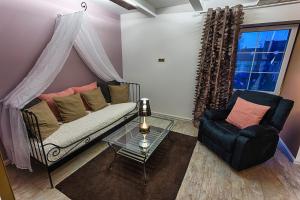 Chateau Nightingales