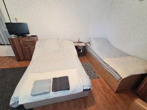 ,,Arts Home,, ,ZAPRASZAM możliwość bezpłatnego parkowania,blisko las,przyroda, centrum kardiologii,centrum zdrowia dziecka,centrum szkoleniowe,trasa na Lublin,Ukrainę,mieszkanie przestronne,czyste,spokojna okolica,blisko Aldi,Lidl,Żabka,Rossmann,pkp,