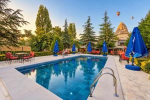 Grand Elite Cave Suites