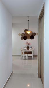 PeaceStay - Boho 3BR Retreat - Pool & Landmark 81 View